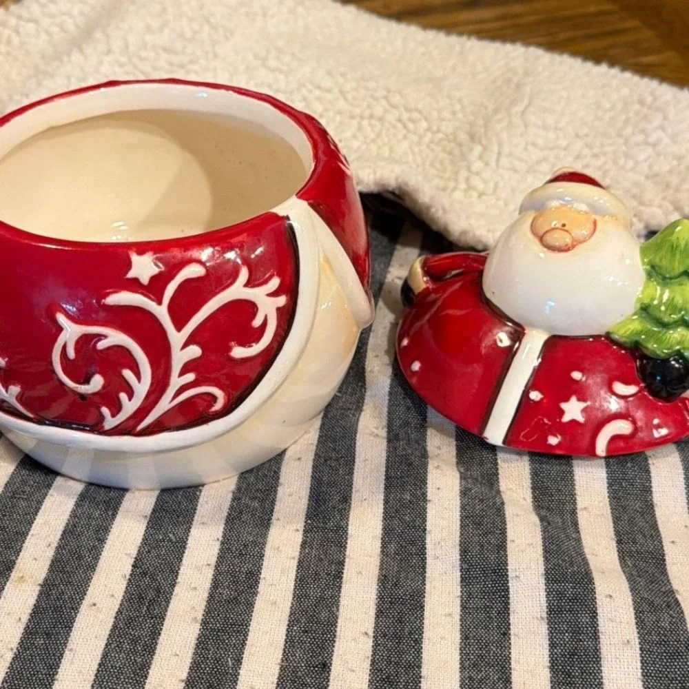 Santa Claus Ceramic Cookie Jar Red White Christmas Holiday Treat Canister 9.5in
